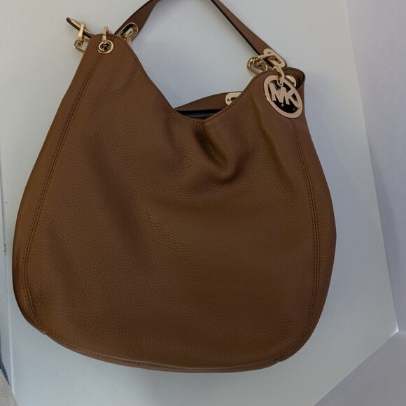 NWT Michael Kors "Fulton" Large Leather Shoulder Tote in Color Acorn. - Picture 3 of 10